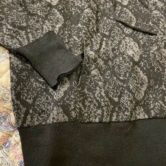 John + Jenn Hooded Sweater - Picture 2 of 5